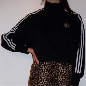 VINTAGE ADIDAS MOCK NECK SWEATSHIRT W/ POCKETS